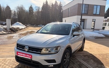 Volkswagen Tiguan II, 2018 год, 2 250 000 рублей, 2 фотография