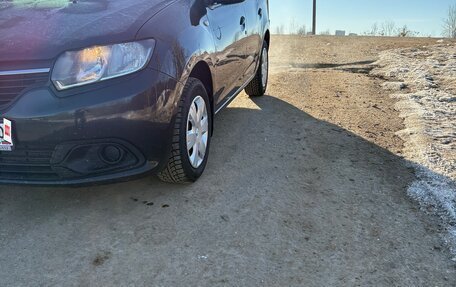 Renault Logan II, 2017 год, 890 000 рублей, 2 фотография