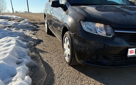 Renault Logan II, 2017 год, 890 000 рублей, 3 фотография