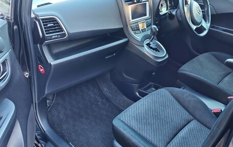 Toyota Ractis II, 2012 год, 970 000 рублей, 6 фотография