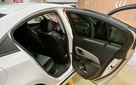 Chevrolet Cruze II, 2011 год, 550 000 рублей, 5 фотография