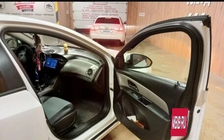 Chevrolet Cruze II, 2011 год, 550 000 рублей, 6 фотография