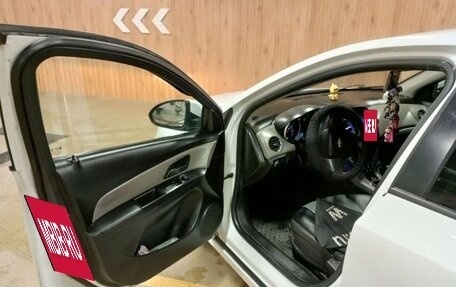 Chevrolet Cruze II, 2011 год, 550 000 рублей, 8 фотография