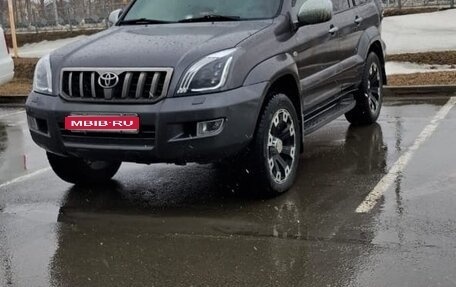 Toyota Land Cruiser Prado 120 рестайлинг, 2004 год, 2 000 000 рублей, 1 фотография