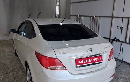 Hyundai Solaris II рестайлинг, 2015 год, 870 000 рублей, 1 фотография