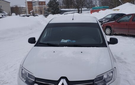 Renault Logan II, 2019 год, 550 000 рублей, 4 фотография