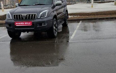 Toyota Land Cruiser Prado 120 рестайлинг, 2004 год, 2 000 000 рублей, 2 фотография