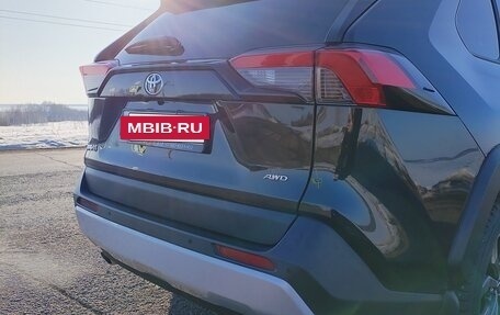 Toyota RAV4, 2024 год, 3 850 000 рублей, 3 фотография