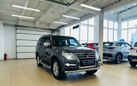 Mitsubishi Pajero IV, 2015 год, 2 999 900 рублей, 8 фотография