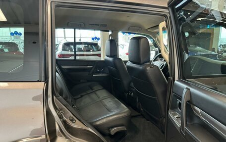 Mitsubishi Pajero IV, 2015 год, 2 999 900 рублей, 17 фотография