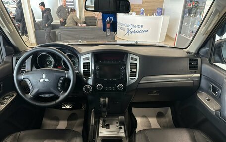 Mitsubishi Pajero IV, 2015 год, 2 999 900 рублей, 16 фотография