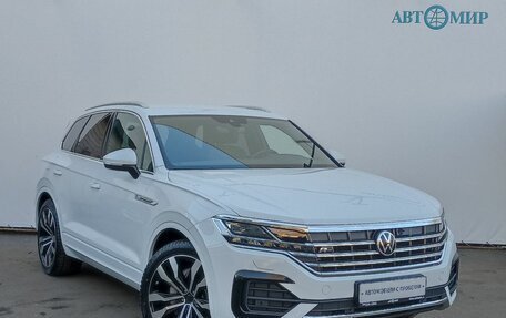 Volkswagen Touareg III, 2019 год, 6 100 000 рублей, 3 фотография