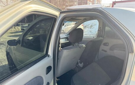 Renault Logan I, 2006 год, 100 000 рублей, 6 фотография