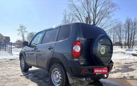 Chevrolet Niva I рестайлинг, 2017 год, 850 000 рублей, 3 фотография