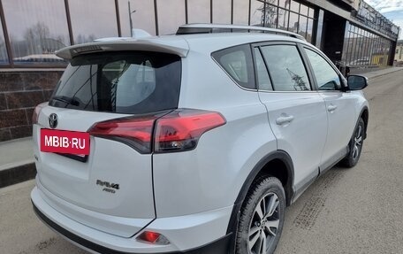 Toyota RAV4, 2018 год, 2 600 000 рублей, 5 фотография