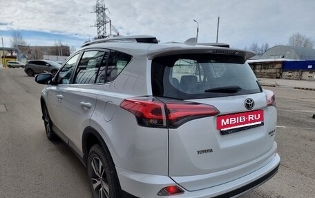 Toyota RAV4, 2018 год, 2 600 000 рублей, 2 фотография