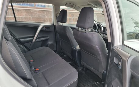 Toyota RAV4, 2018 год, 2 600 000 рублей, 13 фотография