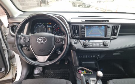 Toyota RAV4, 2018 год, 2 600 000 рублей, 17 фотография