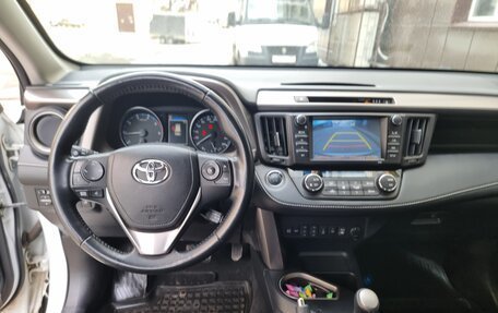 Toyota RAV4, 2018 год, 2 600 000 рублей, 8 фотография