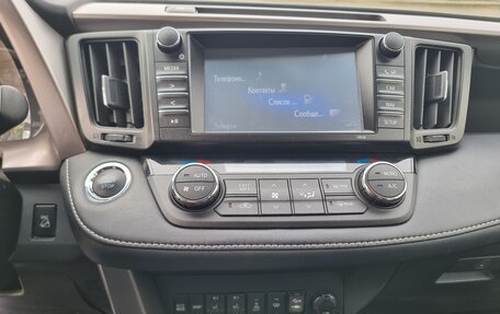 Toyota RAV4, 2018 год, 2 600 000 рублей, 18 фотография