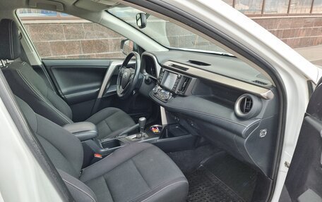 Toyota RAV4, 2018 год, 2 600 000 рублей, 20 фотография