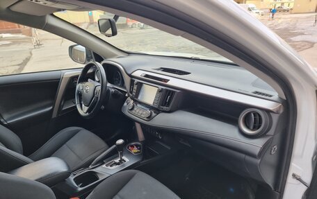 Toyota RAV4, 2018 год, 2 600 000 рублей, 23 фотография