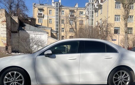 Mercedes-Benz A-Класс, 2020 год, 2 500 000 рублей, 3 фотография