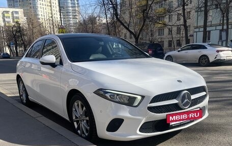 Mercedes-Benz A-Класс, 2020 год, 2 500 000 рублей, 2 фотография