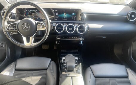 Mercedes-Benz A-Класс, 2020 год, 2 500 000 рублей, 9 фотография