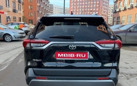 Toyota RAV4, 2021 год, 2 399 999 рублей, 1 фотография