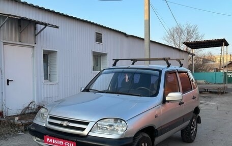 Chevrolet Niva I рестайлинг, 2005 год, 375 000 рублей, 1 фотография