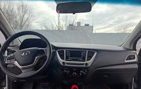 Hyundai Solaris II рестайлинг, 2020 год, 1 720 000 рублей, 30 фотография