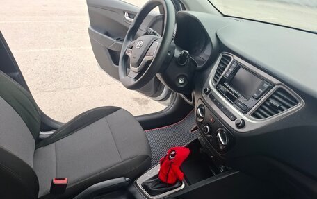 Hyundai Solaris II рестайлинг, 2020 год, 1 720 000 рублей, 29 фотография