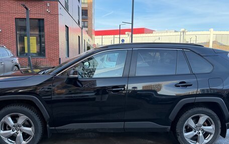 Toyota RAV4, 2021 год, 2 399 999 рублей, 2 фотография