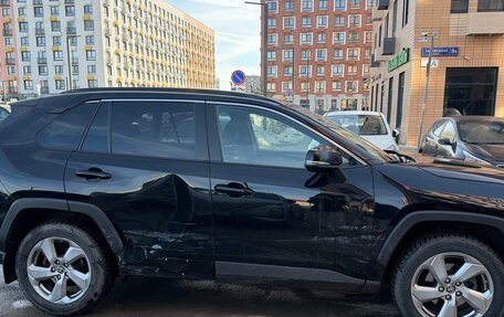 Toyota RAV4, 2021 год, 2 399 999 рублей, 4 фотография