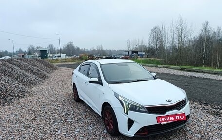 KIA Rio IV, 2020 год, 1 350 000 рублей, 2 фотография