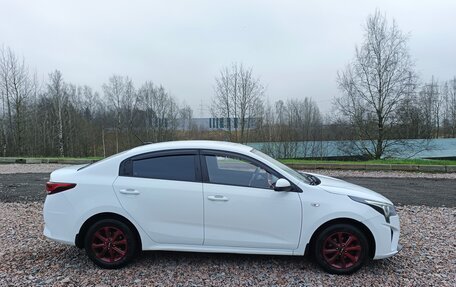 KIA Rio IV, 2020 год, 1 350 000 рублей, 3 фотография