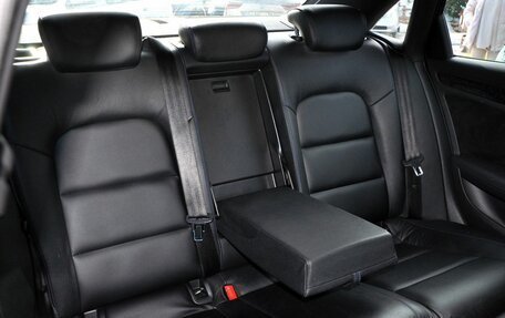 Audi A4, 2013 год, 1 579 999 рублей, 13 фотография