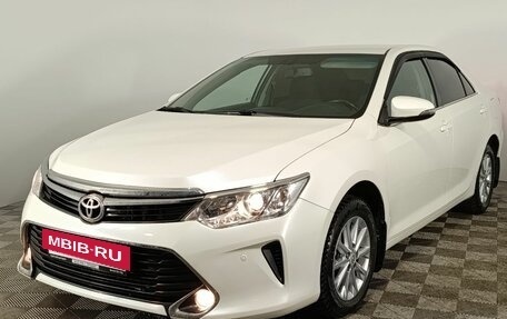 Toyota Camry, 2017 год, 2 390 000 рублей, 2 фотография