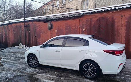 KIA Rio IV, 2018 год, 1 300 000 рублей, 1 фотография