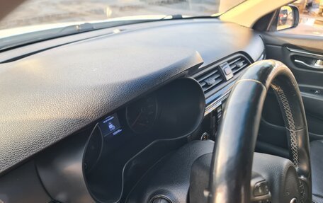 KIA Rio IV, 2018 год, 1 300 000 рублей, 8 фотография