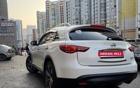 Infiniti FX II, 2011 год, 1 700 000 рублей, 10 фотография