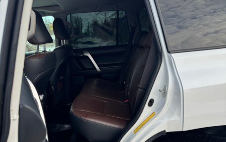 Toyota Land Cruiser Prado 150 рестайлинг 2, 2016 год, 4 950 000 рублей, 10 фотография