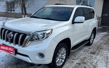 Toyota Land Cruiser Prado 150 рестайлинг 2, 2016 год, 4 950 000 рублей, 5 фотография