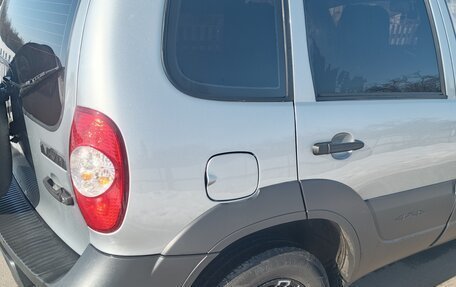 Chevrolet Niva I рестайлинг, 2015 год, 630 000 рублей, 2 фотография