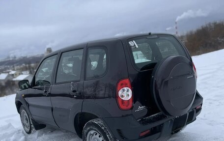 Chevrolet Niva I рестайлинг, 2018 год, 729 000 рублей, 3 фотография