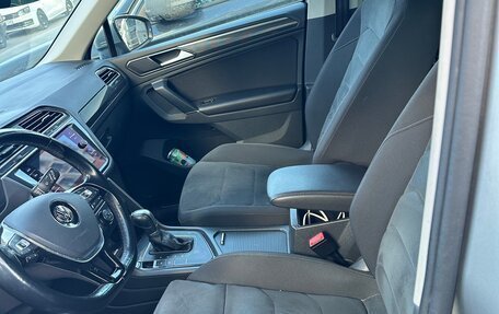 Volkswagen Tiguan II, 2017 год, 2 600 000 рублей, 9 фотография