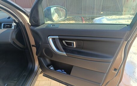 Land Rover Discovery Sport I рестайлинг, 2015 год, 2 250 000 рублей, 16 фотография