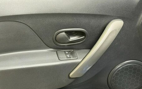 Renault Logan II, 2019 год, 1 247 000 рублей, 11 фотография