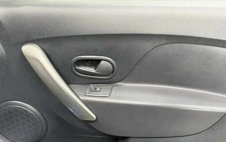 Renault Logan II, 2019 год, 1 247 000 рублей, 13 фотография